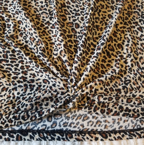 🆕️ Leopard Crop - Picture 4 of 5